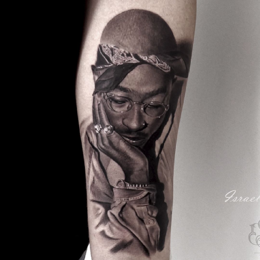 retrato 2pac tatuaje realista